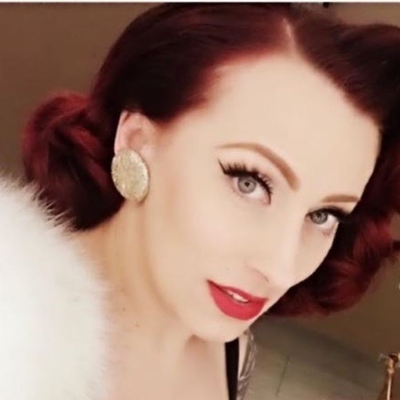 Meet your Posher, Trisha - Picture 3 of 3